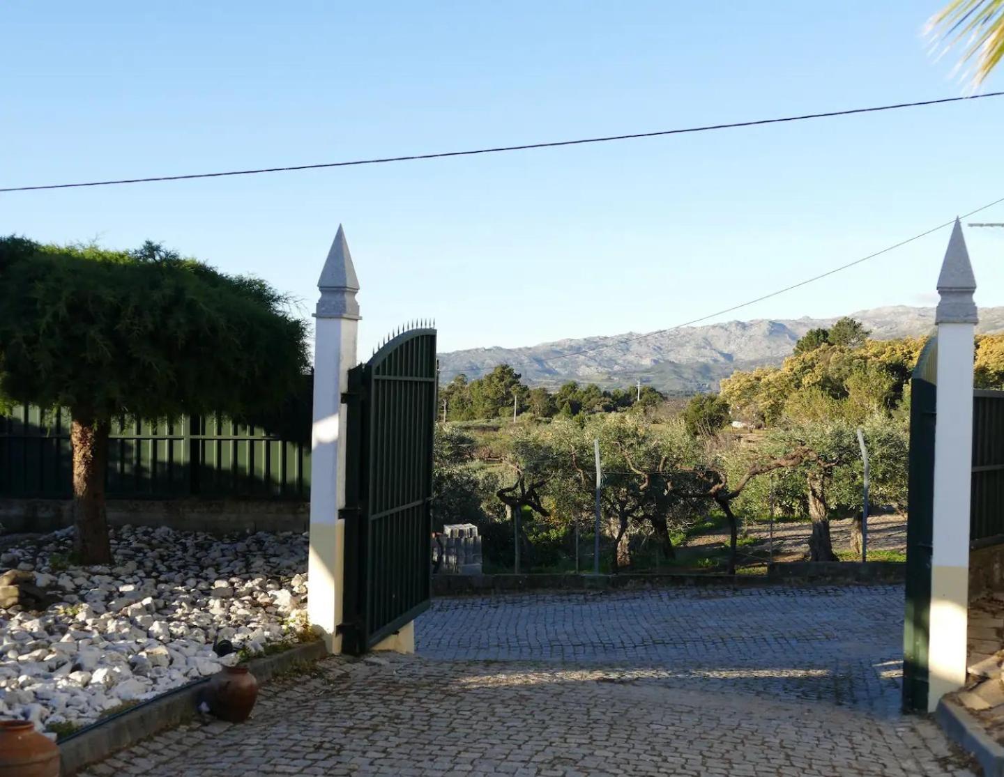 Casa E Piscina Privada * Fundao